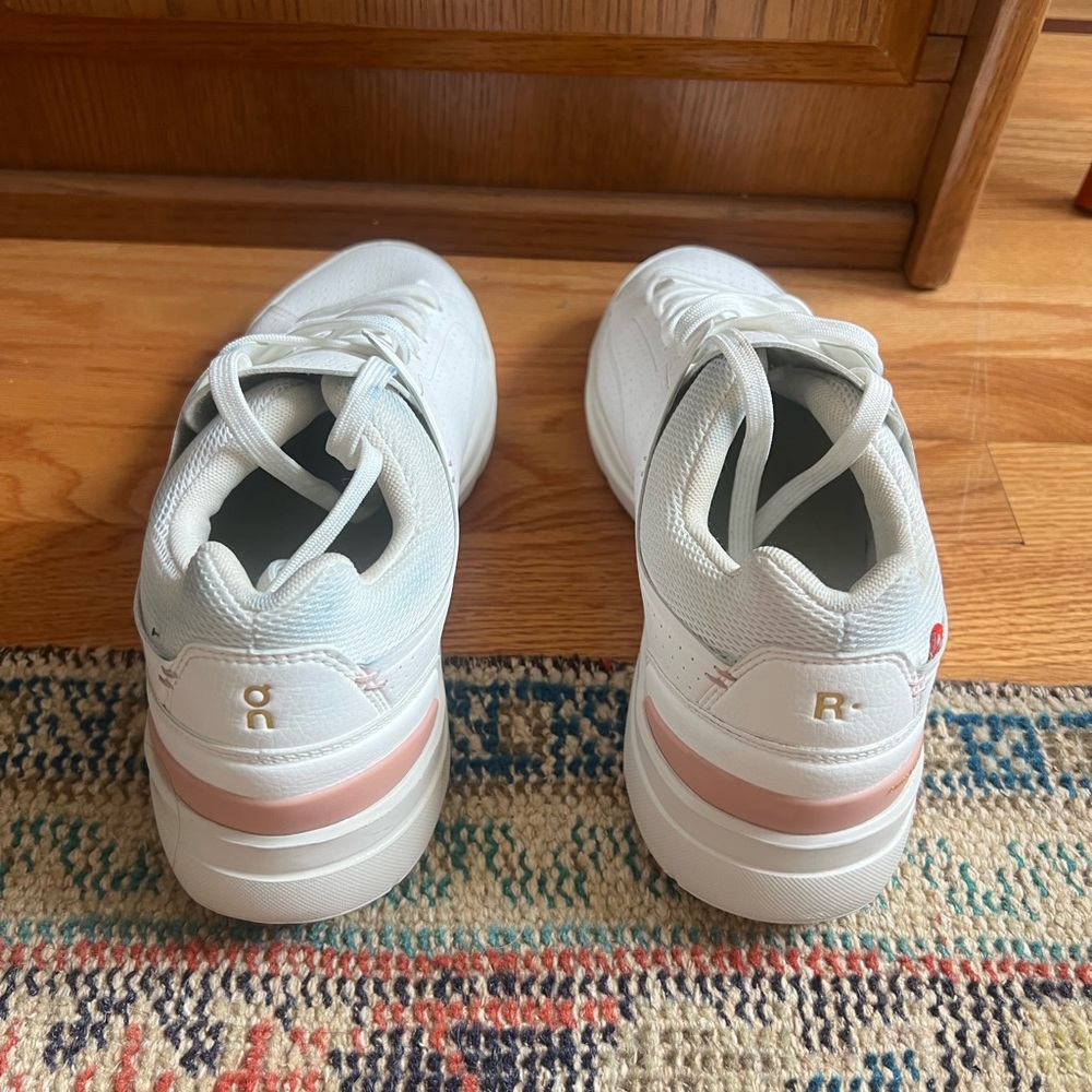THE ROGER Women’s On Cloud Sneakers - Picture 5 of 9